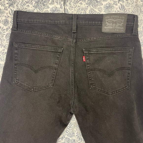 Levi's Men's Slim Black Jeans NV - Picture 5 of 13